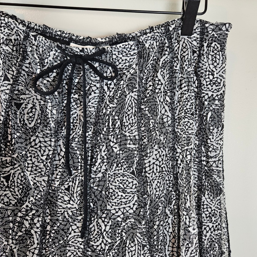 Witchy Lace Overlay Knee Length Paneled Skirt Sz M Black White - Picture 2 of 10